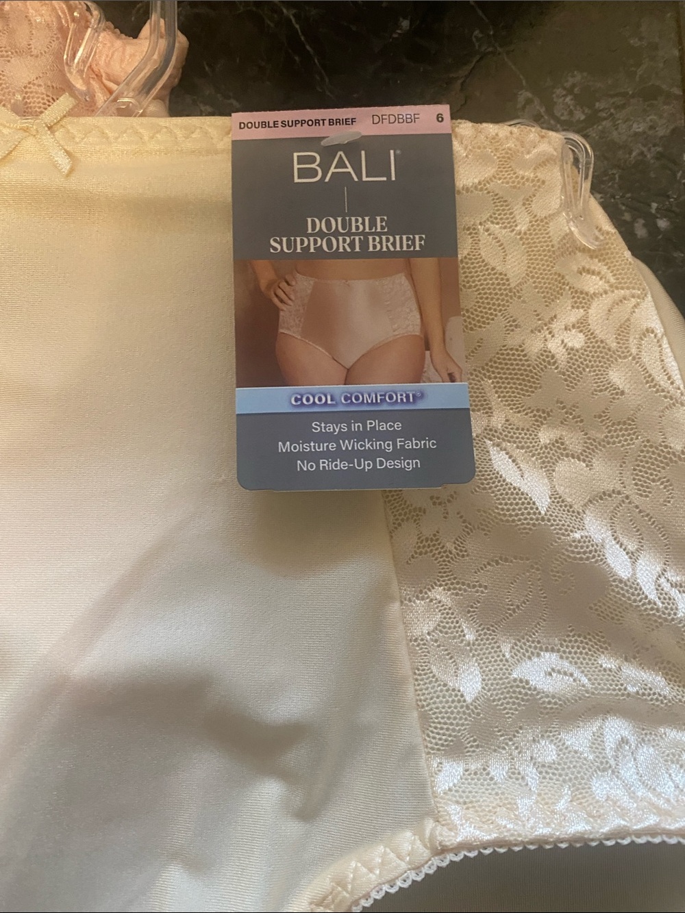 Bali Double Support Brief in Light Cream Lace